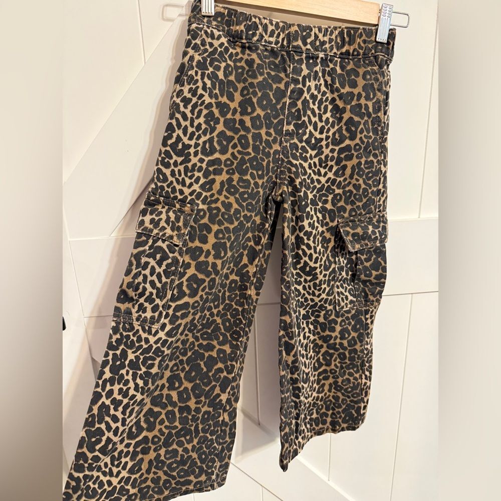 Cotton On Kids Leopard Print Cargo Jeans Girls 6 wide leg chic trendy